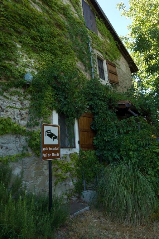 Hostal Pra De Mande Viano Exterior foto