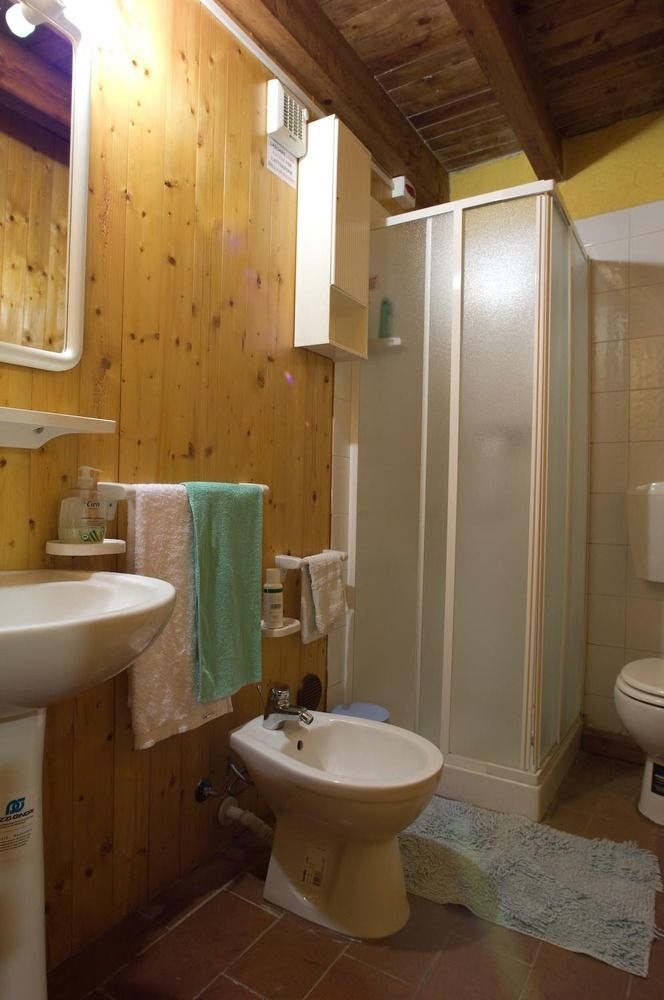 Hostal Pra De Mande Viano Exterior foto