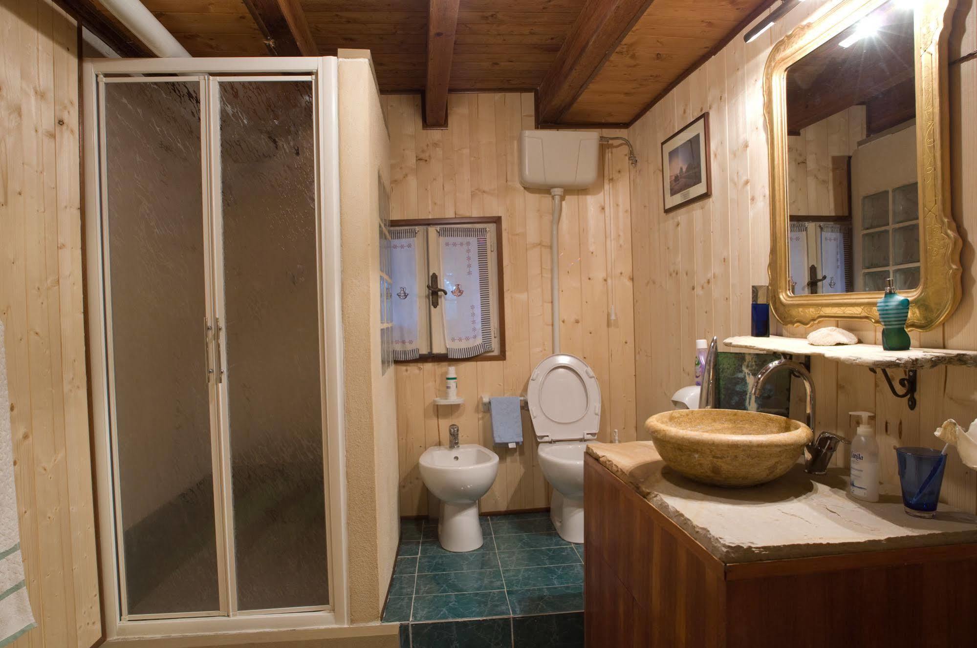 Hostal Pra De Mande Viano Exterior foto