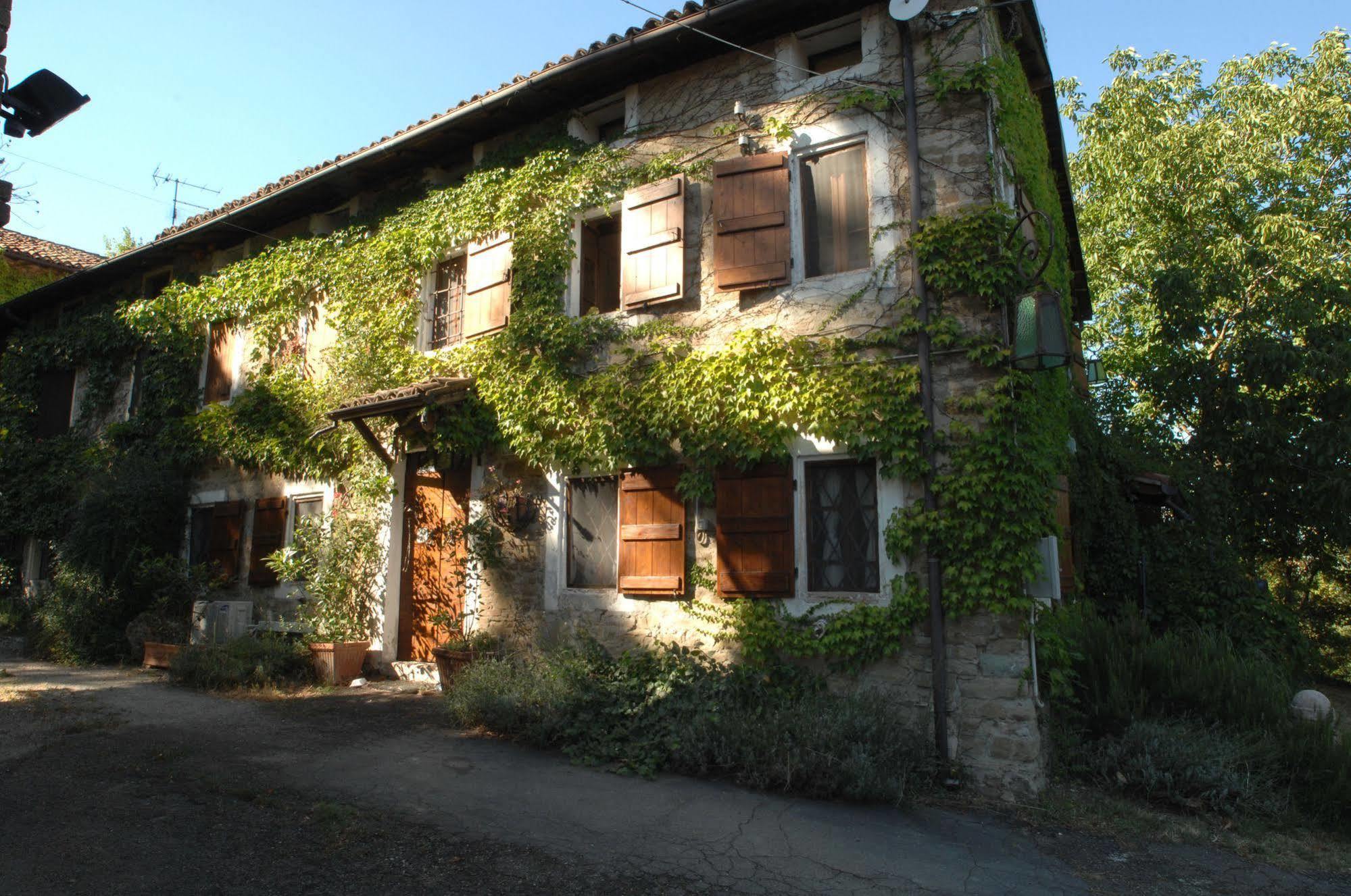 Hostal Pra De Mande Viano Exterior foto
