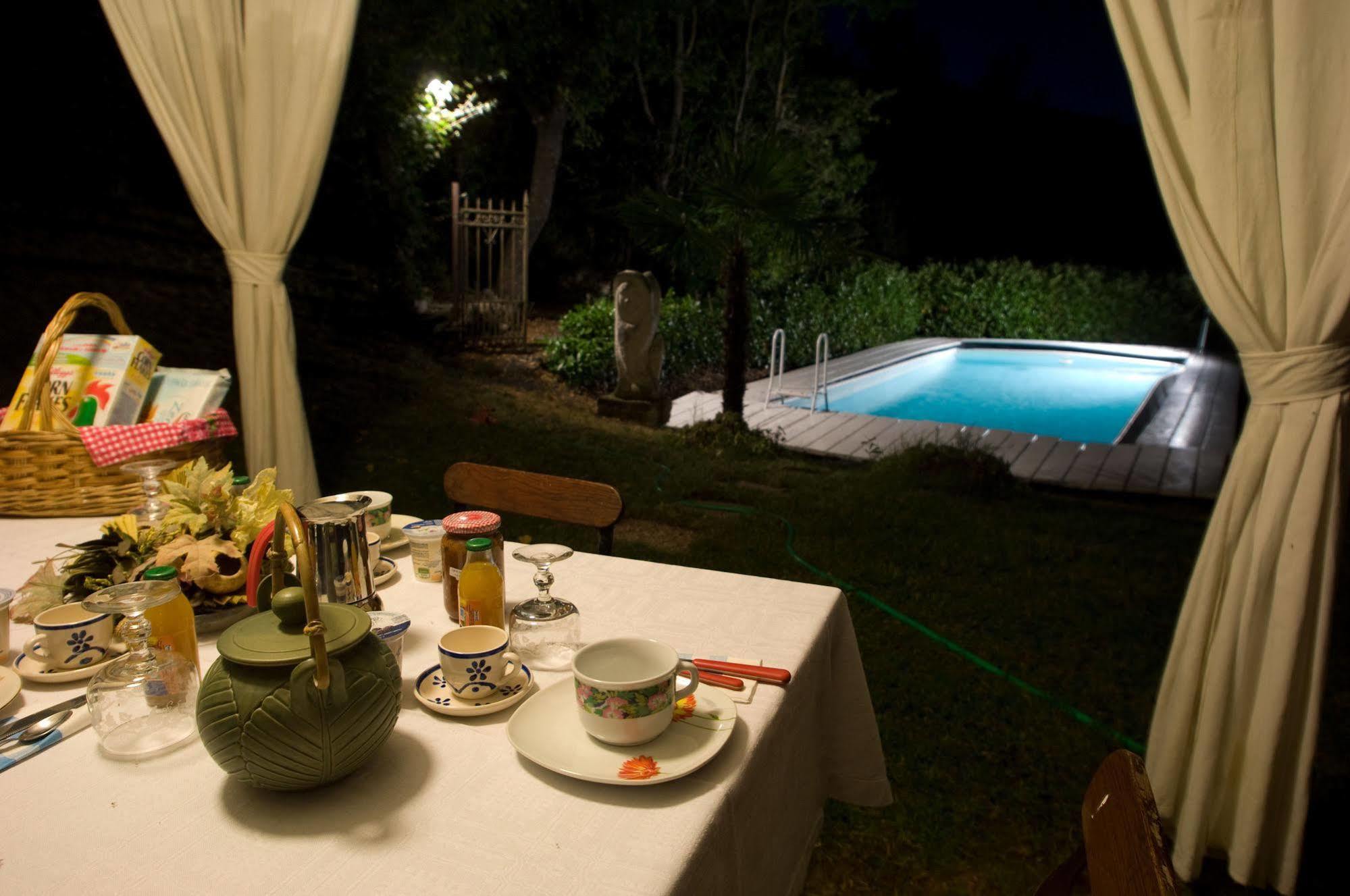 Hostal Pra De Mande Viano Exterior foto